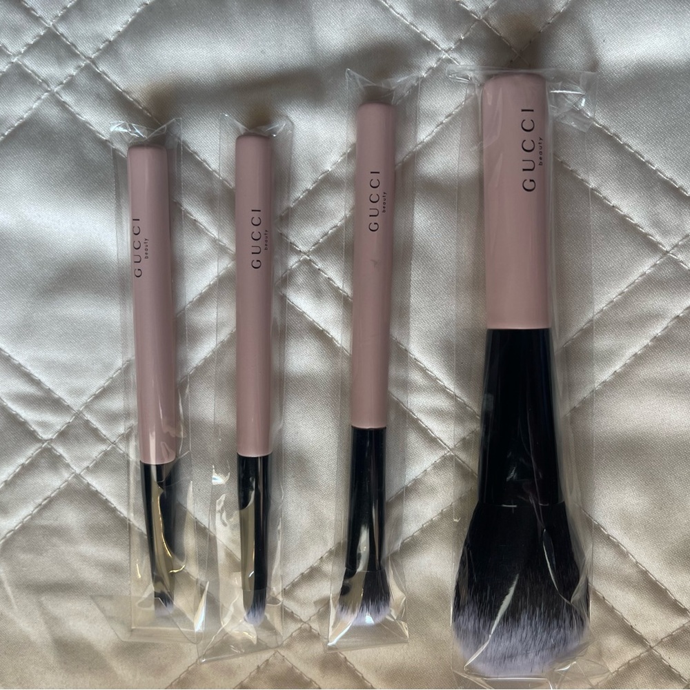 Gucci Beauty Soft Pink Cosmetic Brush Holder - Picture 7 of 7